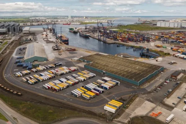 Amancio Ortega acquires a large share in PD ports